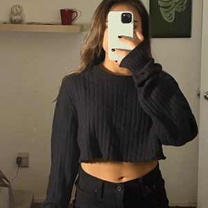 Blue knit cropped sweater